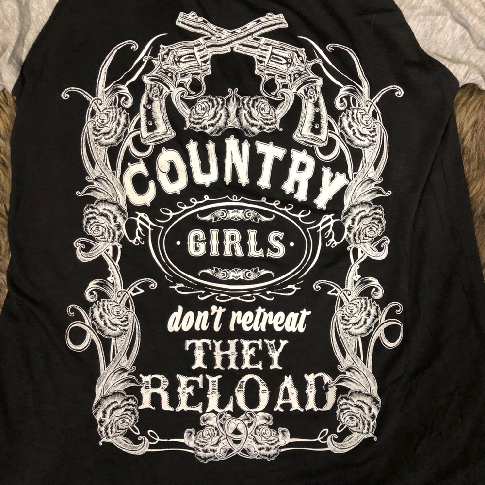 🆕 Country girls graphic 3/4 sleeve shirt - Size S